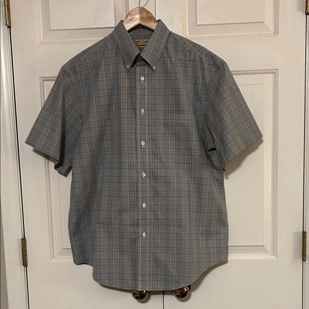 Roundtree & Yorke Gold Label.
Cotton Dress Shirt.